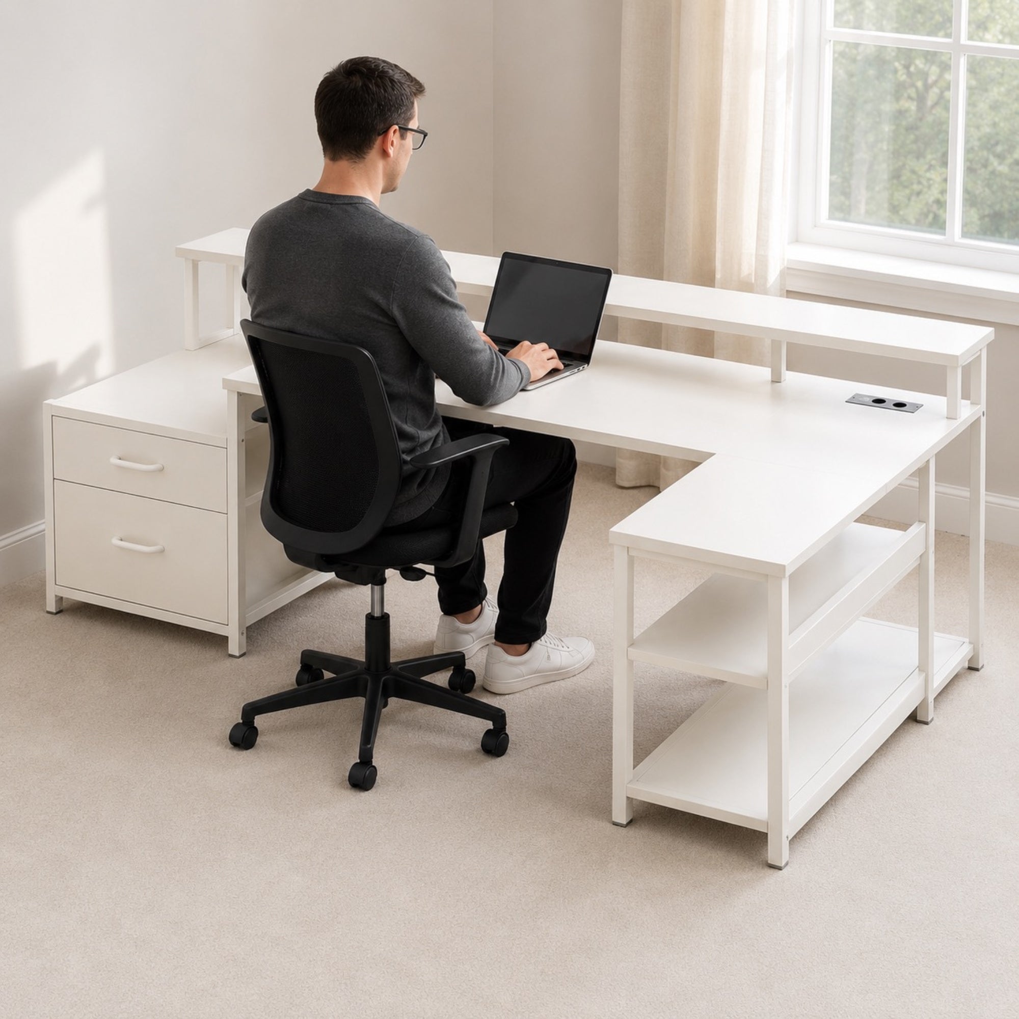 Bureau d’angle avec rangement, tiroirs et support écran | StJean-Workspace