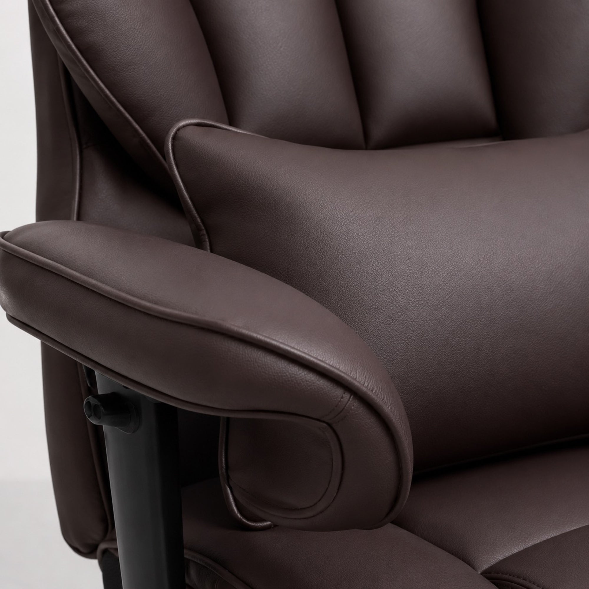 Chaise de bureau ergonomique en cuir  | StJean-Workspace