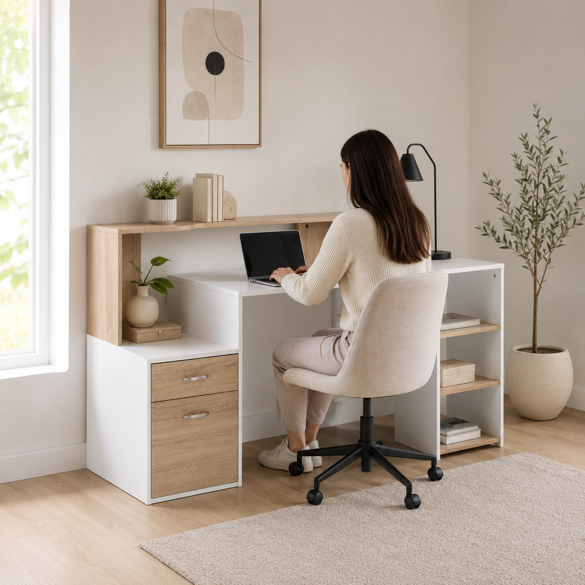 Bureau blanc avec multiples rangements